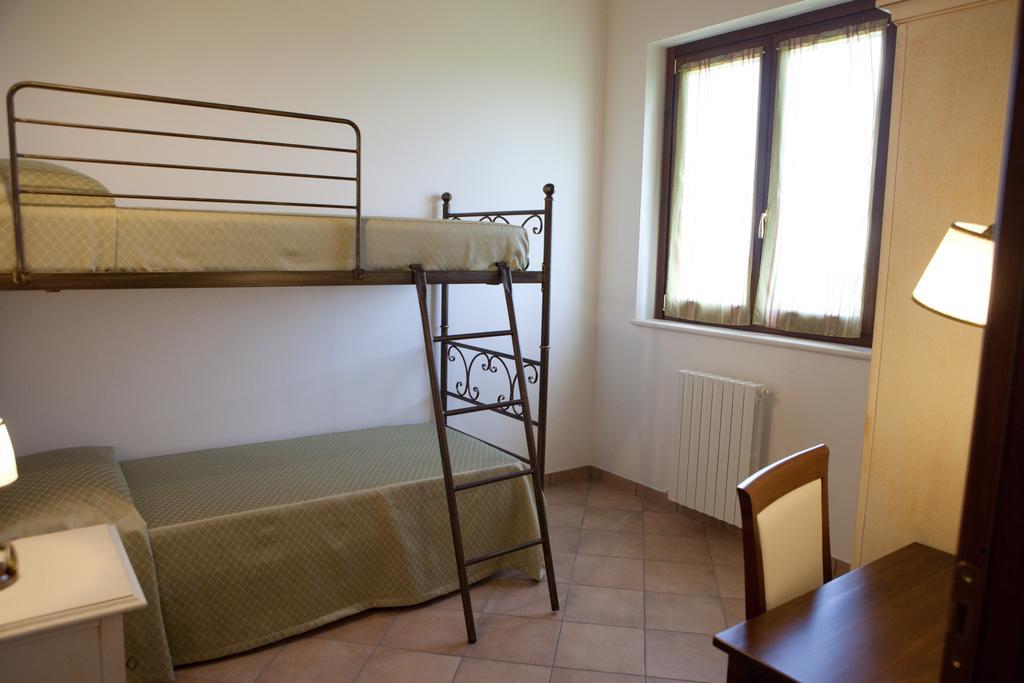 Residence Colle Veroni Mosciano SantʼAngelo Pokoj fotografie