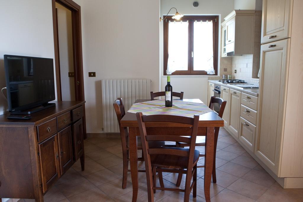 Residence Colle Veroni Mosciano SantʼAngelo Pokoj fotografie